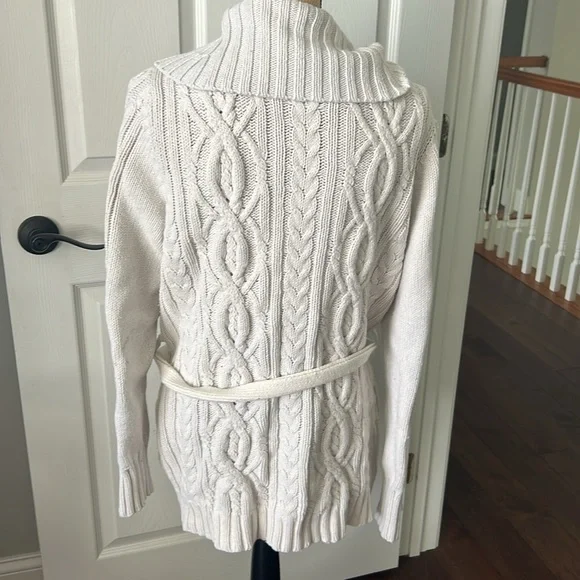 Lilly Pulitzer XL cable knit cardigan. - Picture 4 of 7